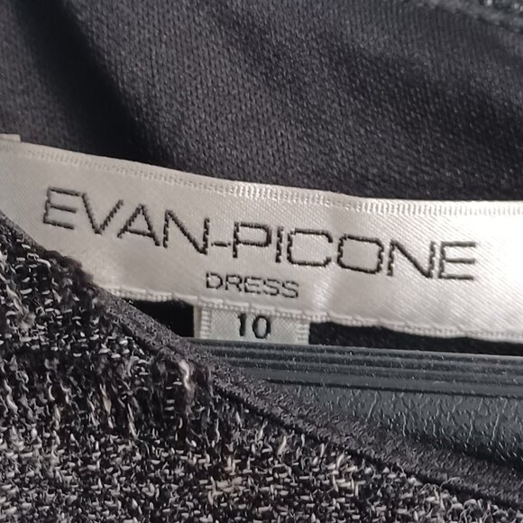 Sleeveless Evan Picone dress. Very flattering. - Picture 3 of 6